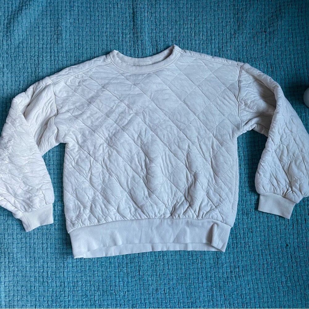 Universal thread sweatshirt